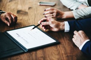 come versare assegno di mantenimento coniuge e figli