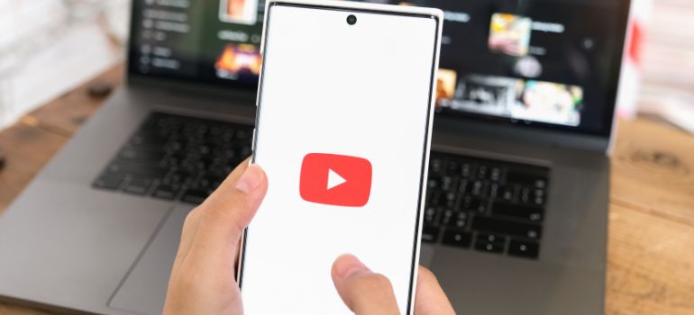 scaricare musica illegalmente da YouTube